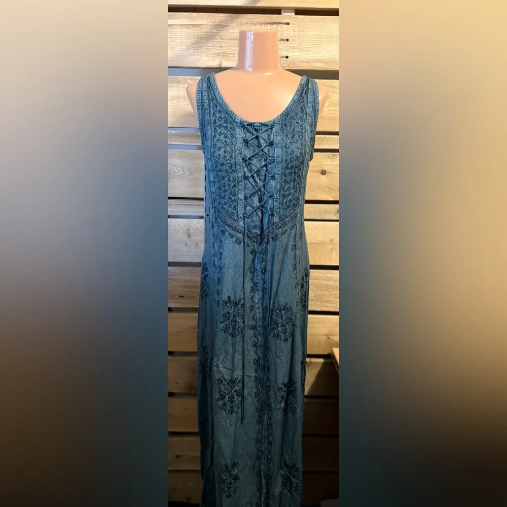 Double Dyed Renaissance Dress - Picture 13 of 14
